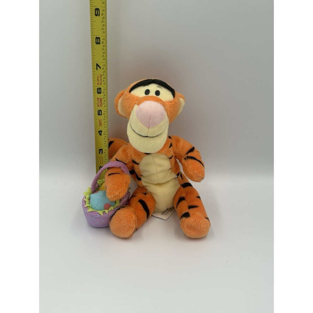 2002 Fisher-Price Disney Winnie the Pooh Tigger Easter Plush with Basket - Picture 10 of 10